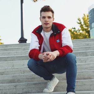 Meet your Posher, Maxwell